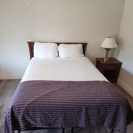 Grantview Inn Surrey Esterno foto