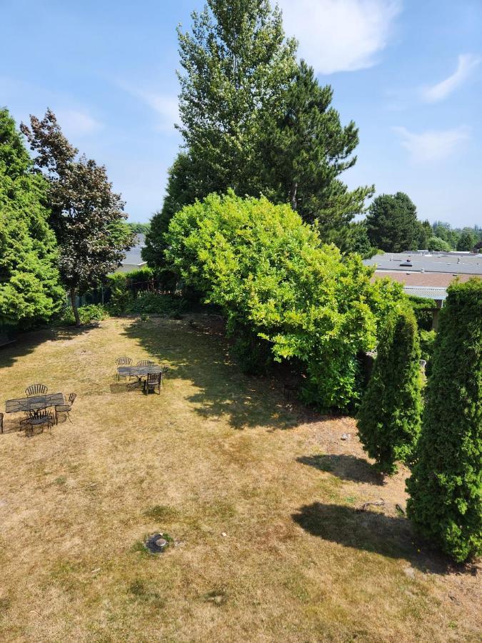 Grantview Inn Surrey Esterno foto